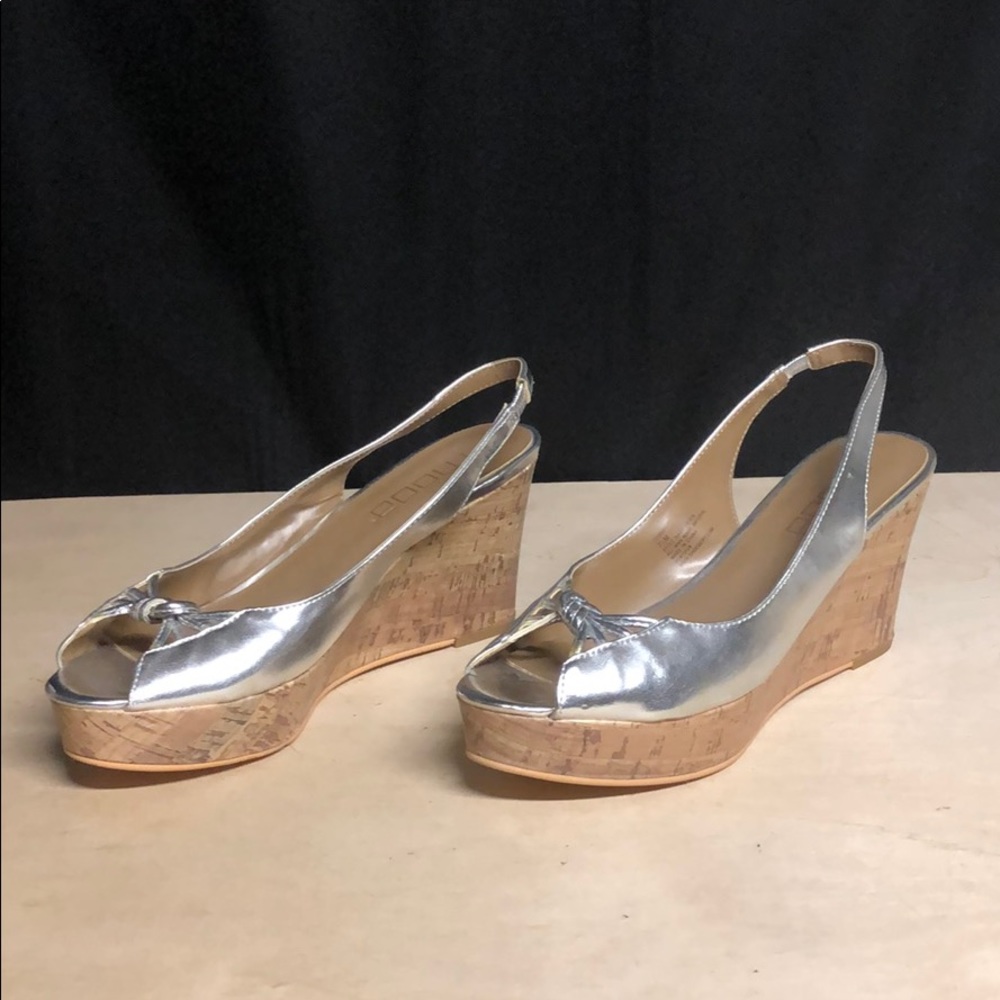 Silver Moda Wedges - Picture 5 of 7